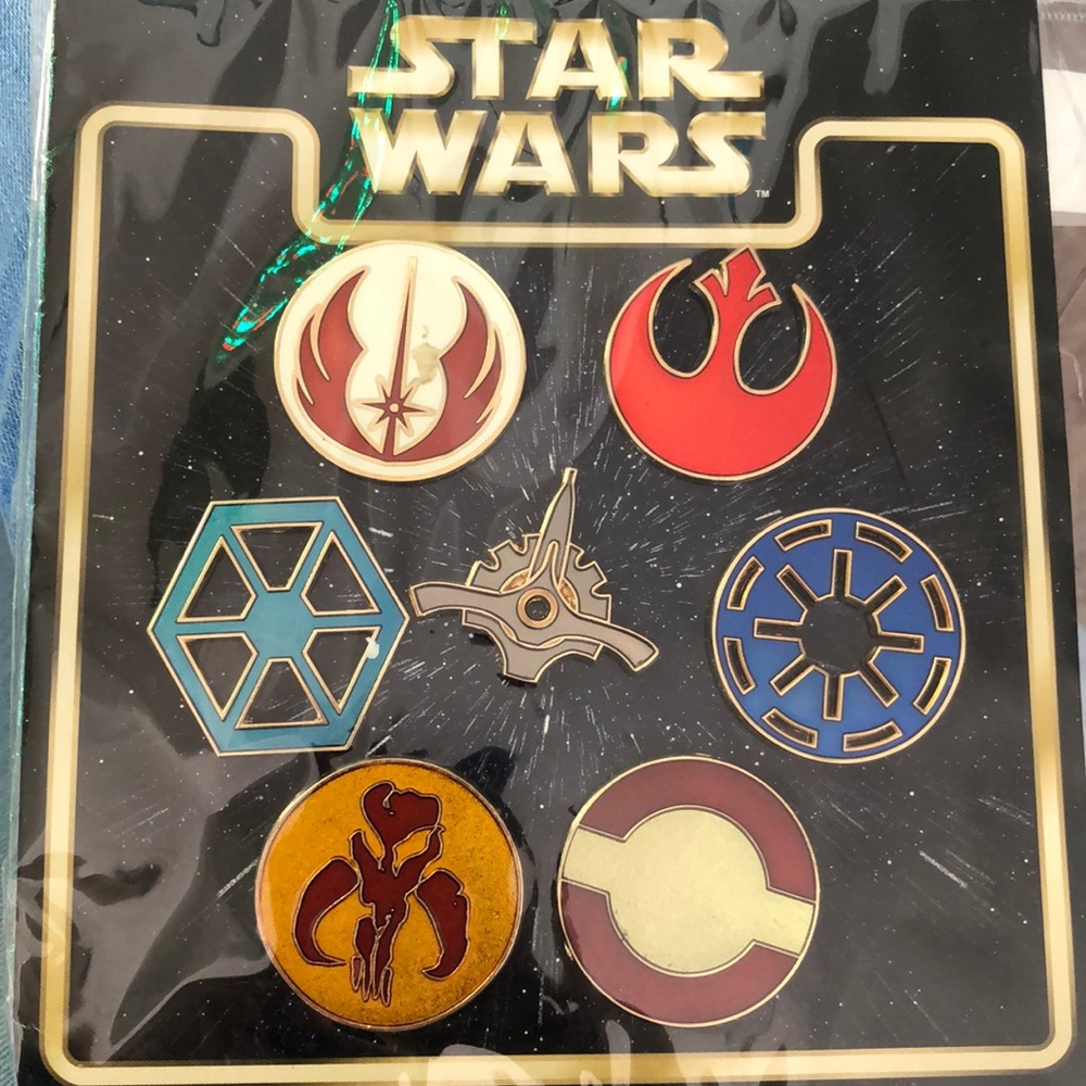 Disney parks pins- Tradeable Star Wars